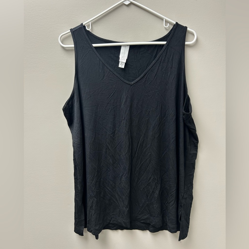 Wynne Layers Women’s Black V Neck Tank Top
